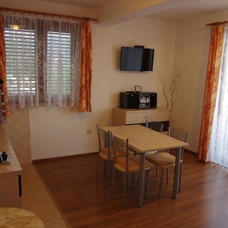 Apartments With A Parking Space Igrane, Makarska - 13535 Quarto foto